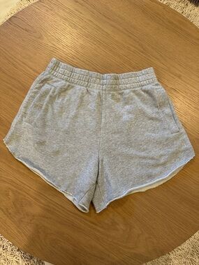 Aerie Short